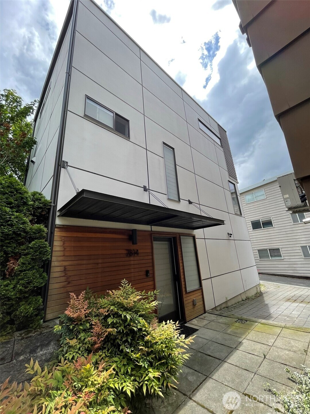 7814 Stroud Avenue N, Seattle, WA 98103