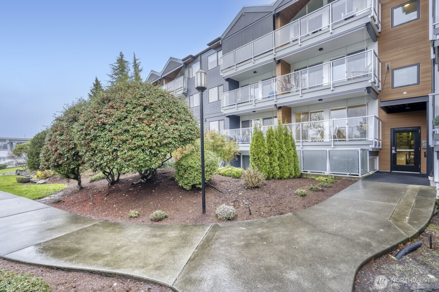 2501 Canterbury Lane E, Seattle, WA 98112