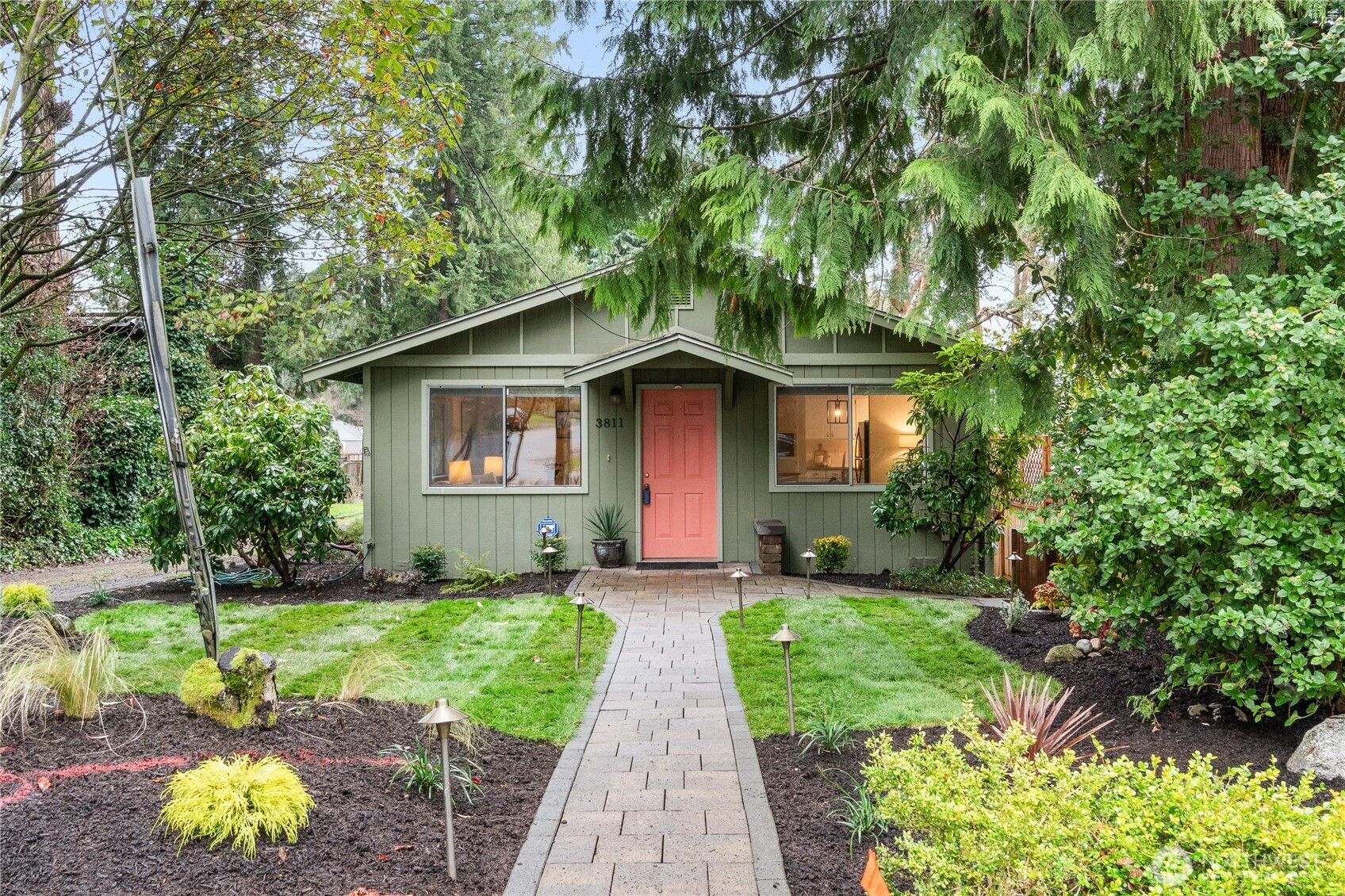 3811 NE 117th St, Seattle, WA 98125