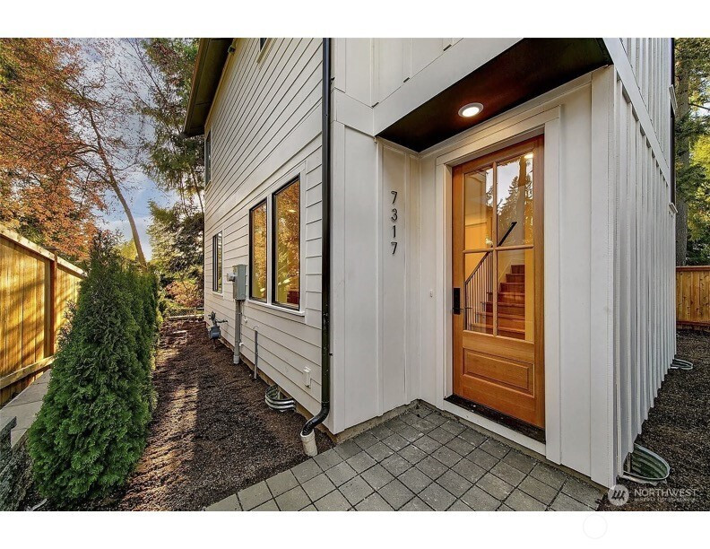 7317 128th Avenue NE, Kirkland, WA 98033
