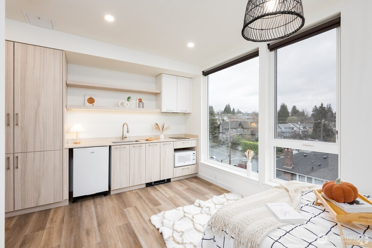 4746 20TH Avenue NE, Seattle, WA 98105