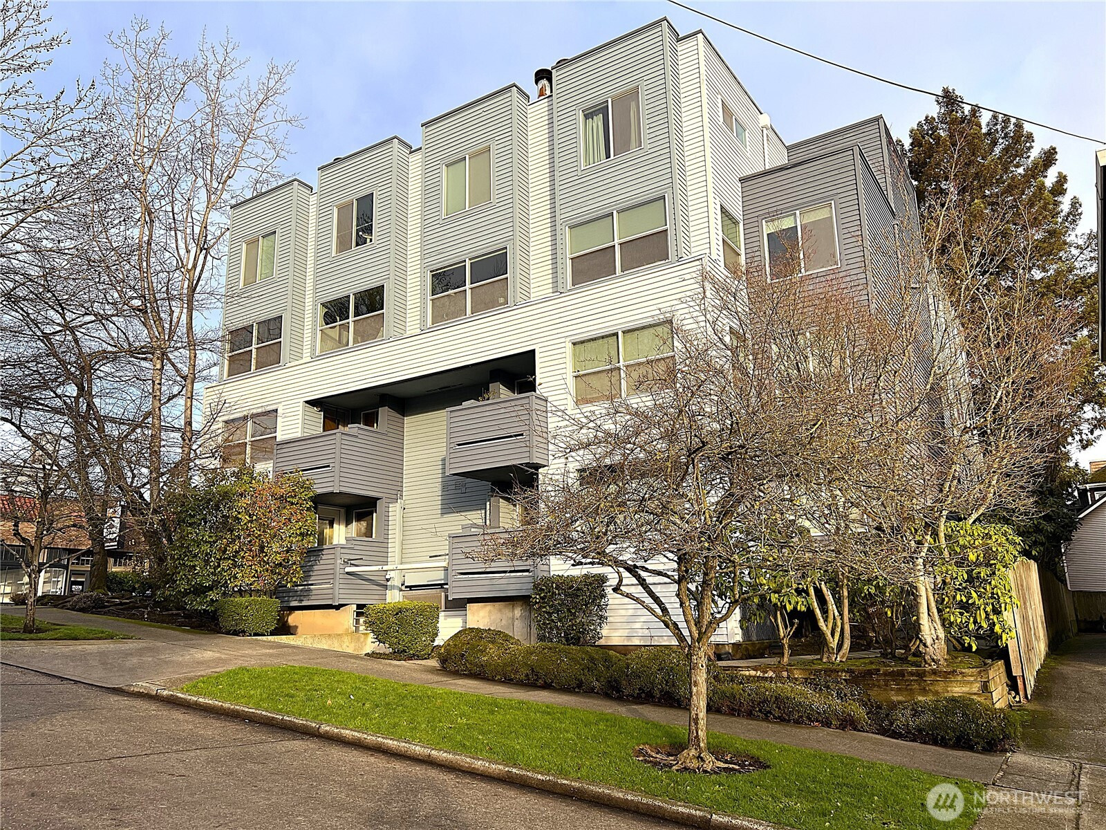 7600 Greenwood Avenue N, Seattle, WA 98103