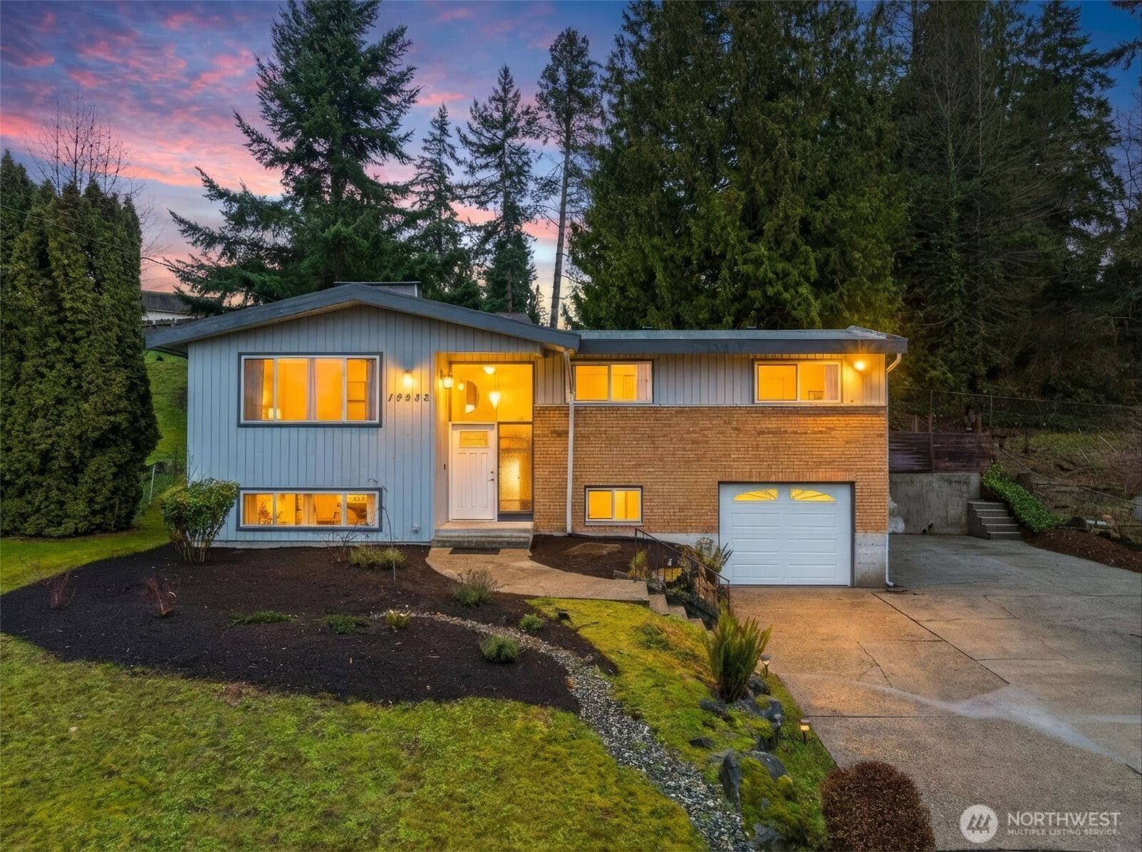 19822 53rd Avenue W, Lynnwood, WA 98036