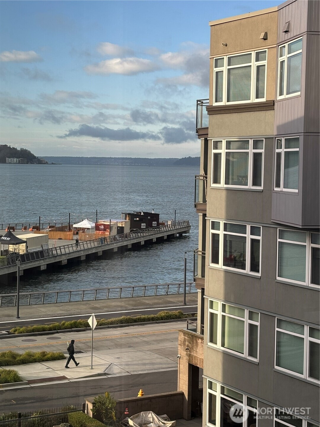 1900 Alaskan Way, Seattle, WA 98110