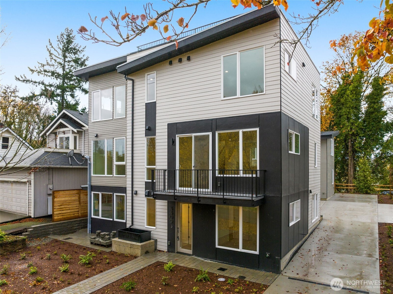 4409 21st Avenue SW, Seattle, WA 98106