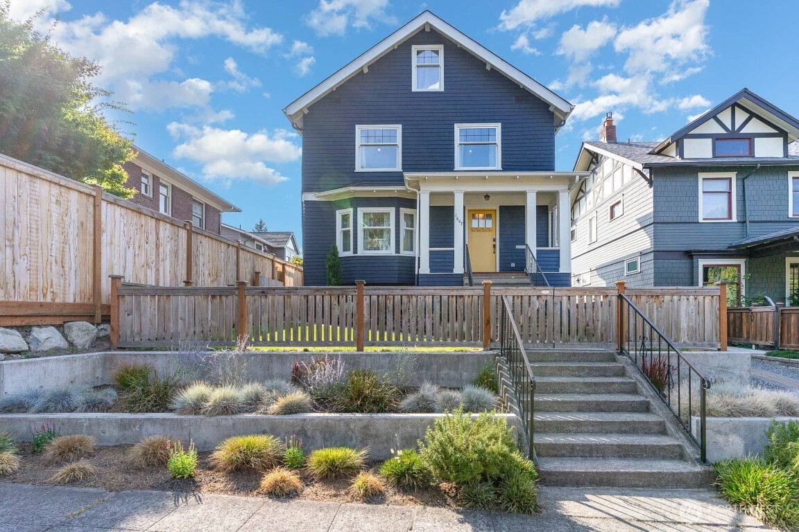 1607 6th Avenue W, Seattle, WA 98119