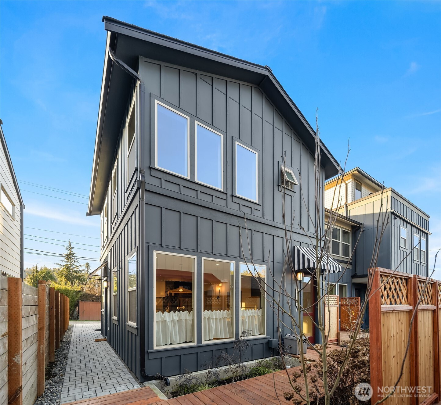 5033 25th Avenue SW, Seattle, WA 98106