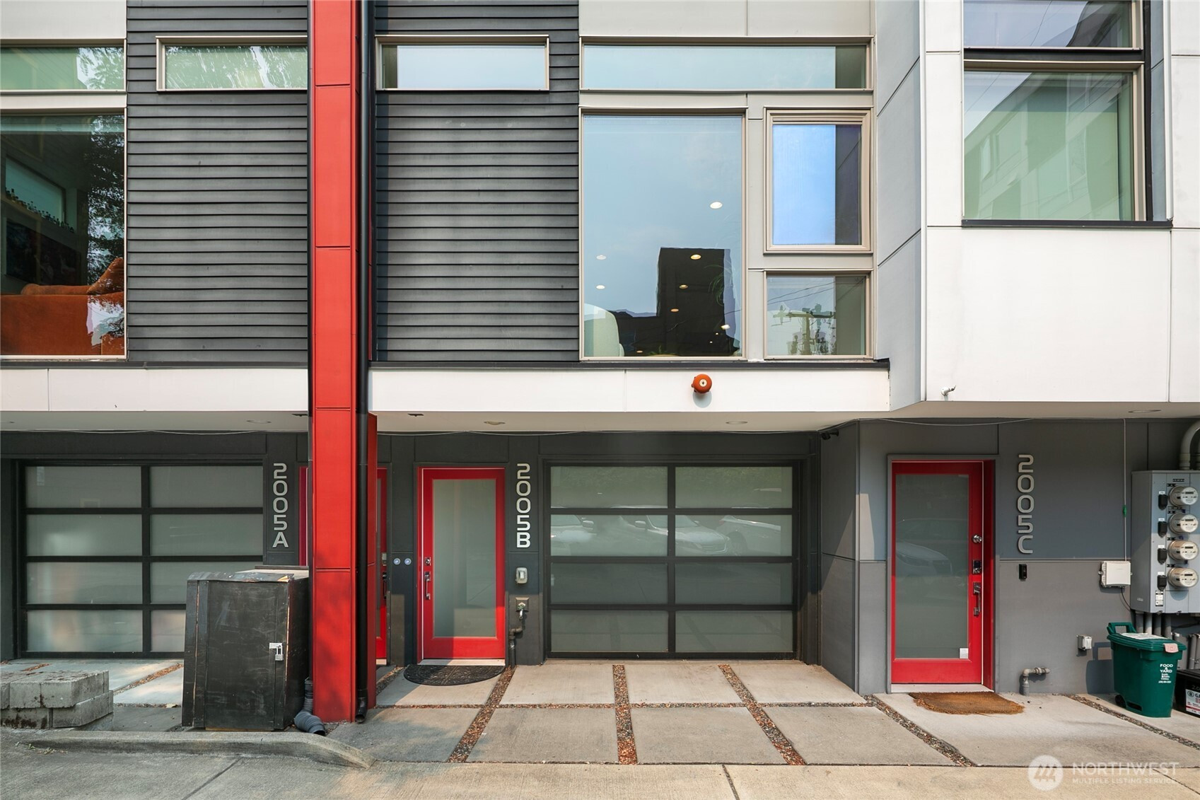 2005 E Denny Way, Seattle, WA 98122