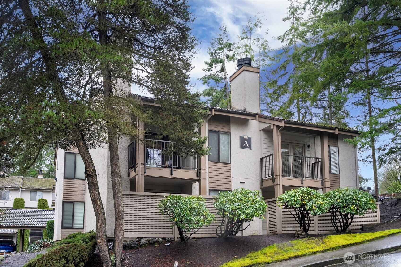 10401 NE 32nd Place, Bellevue, WA 98004
