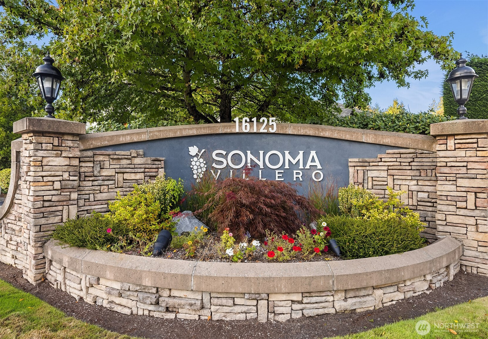 16125 Juanita Woodinville Way NE, Bothell, WA 98011