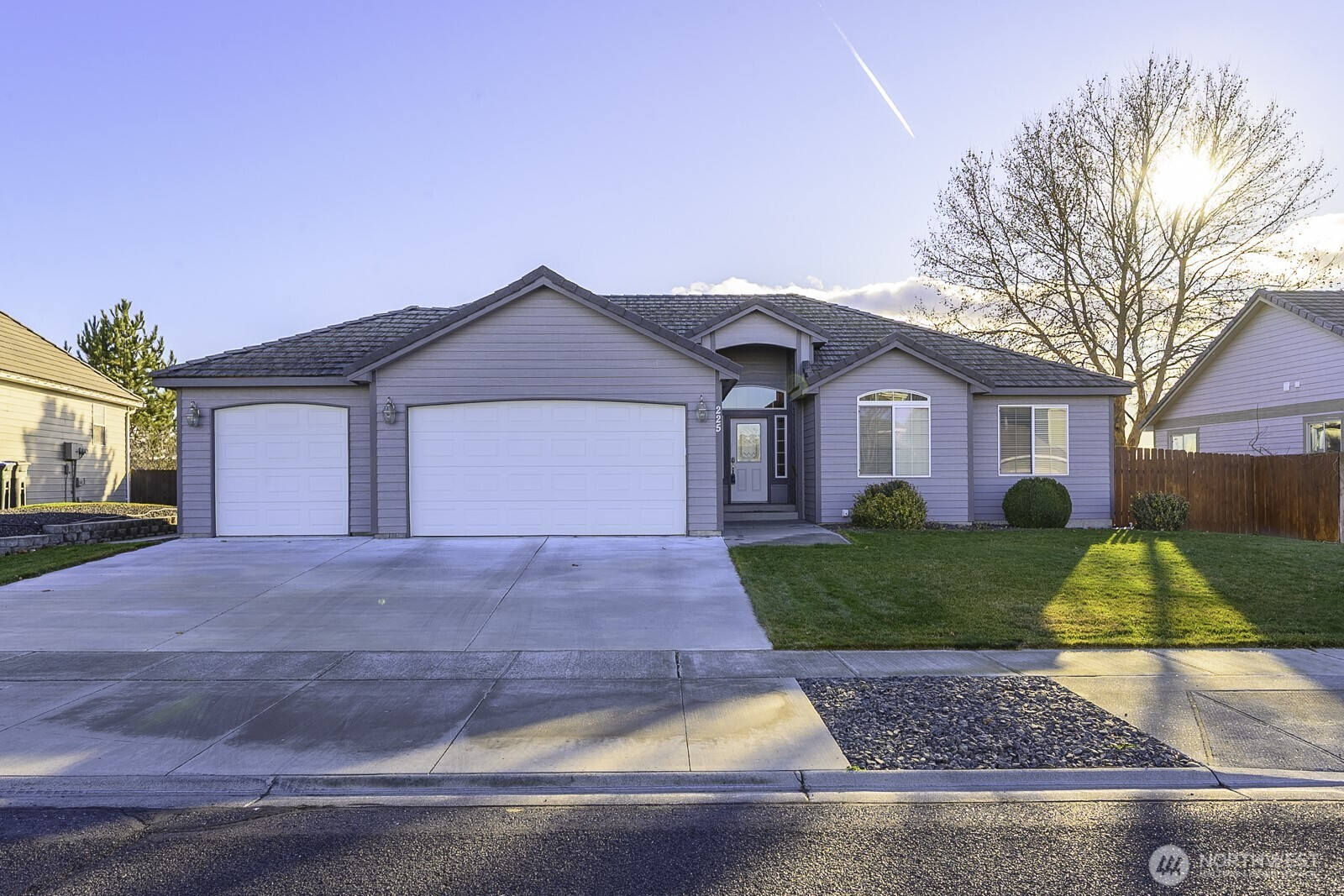 225 E Inglewood Drive, Moses Lake, WA 98837