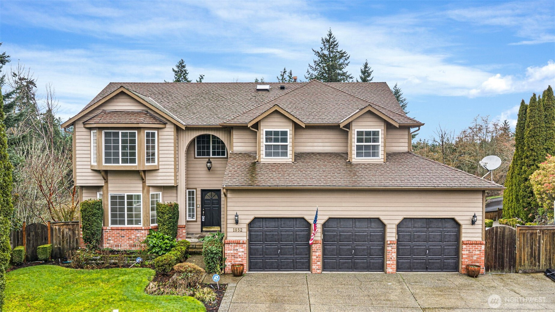 1932 S 370th Court, Federal Way, WA 98003