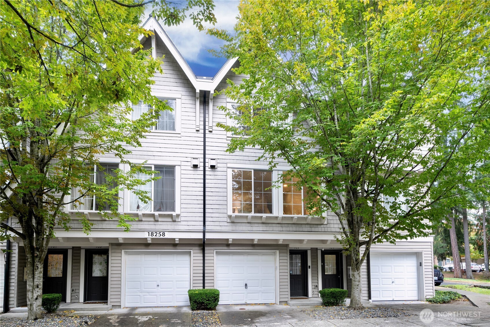 18258 NE 96th Way, Redmond, WA 98052