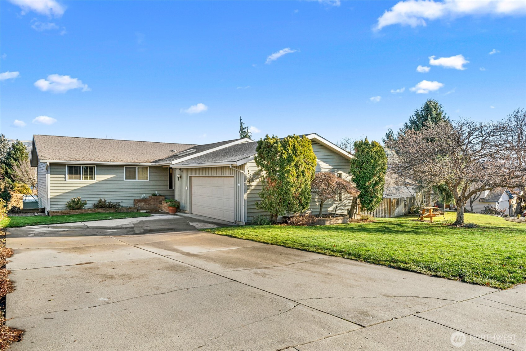 2591 Lemaister Avenue, Wenatchee, WA 98801