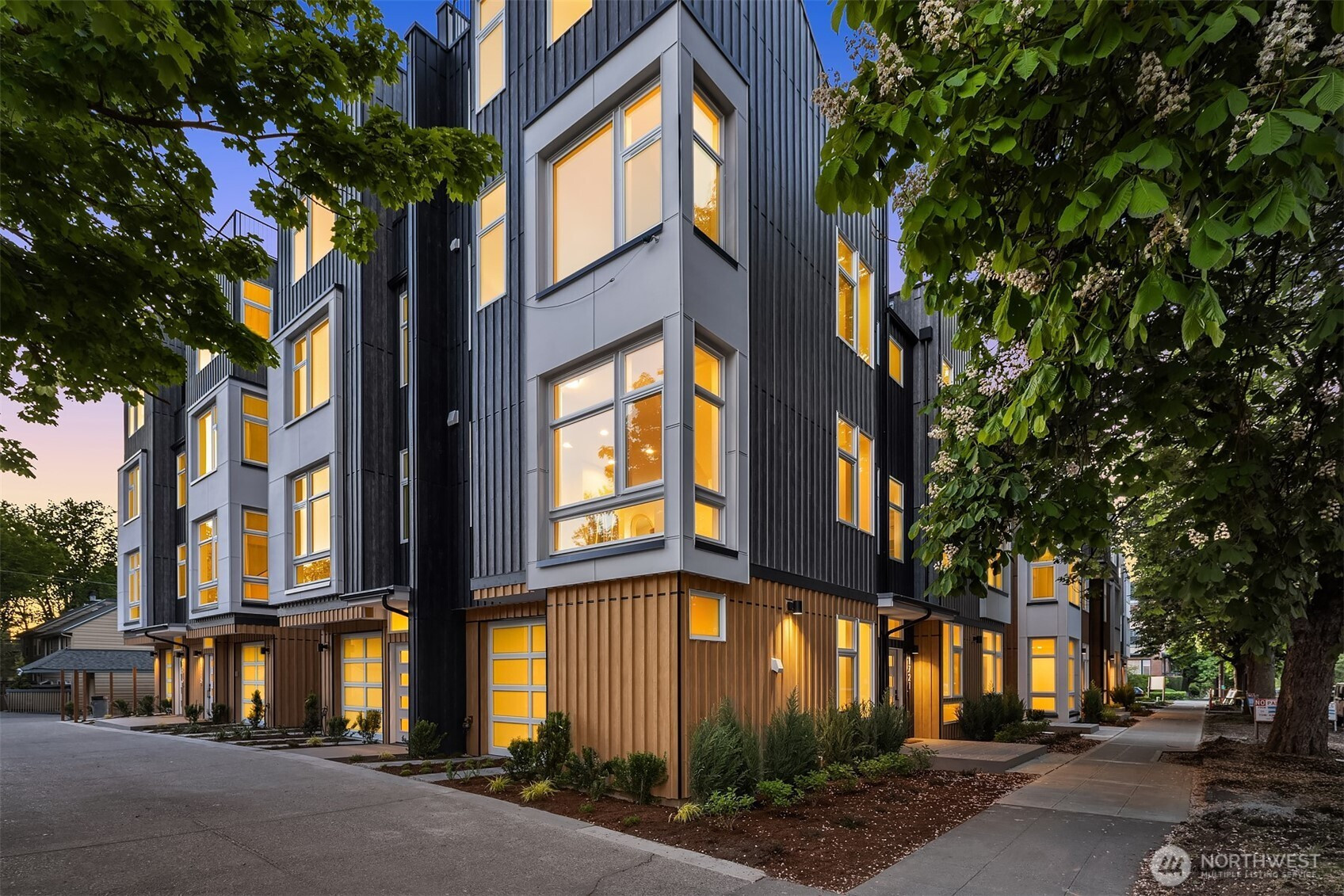 1717 17th Avenue, Seattle, WA 98122