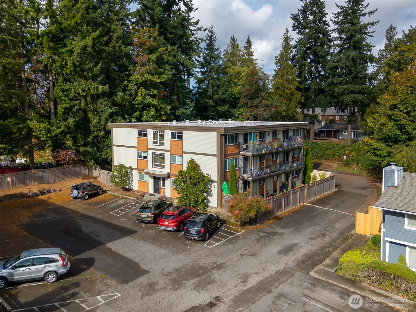 7505 212th Street SW, Edmonds, WA 98026