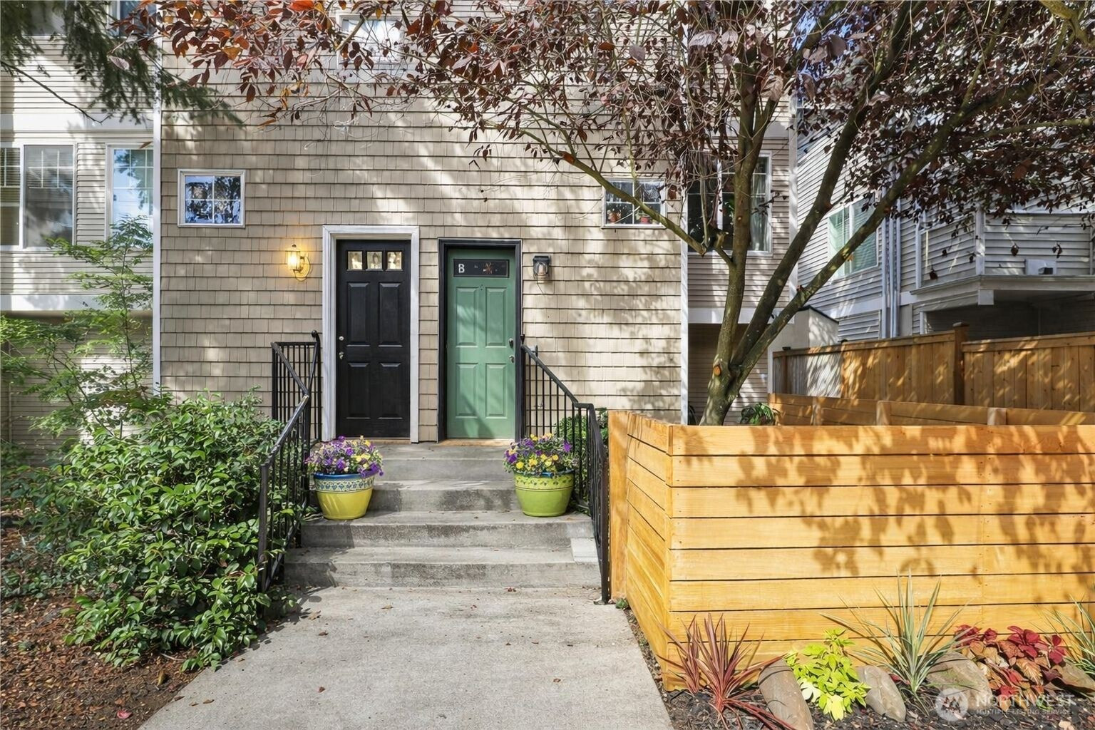 8521 Midvale Avenue N, Seattle, WA 98103