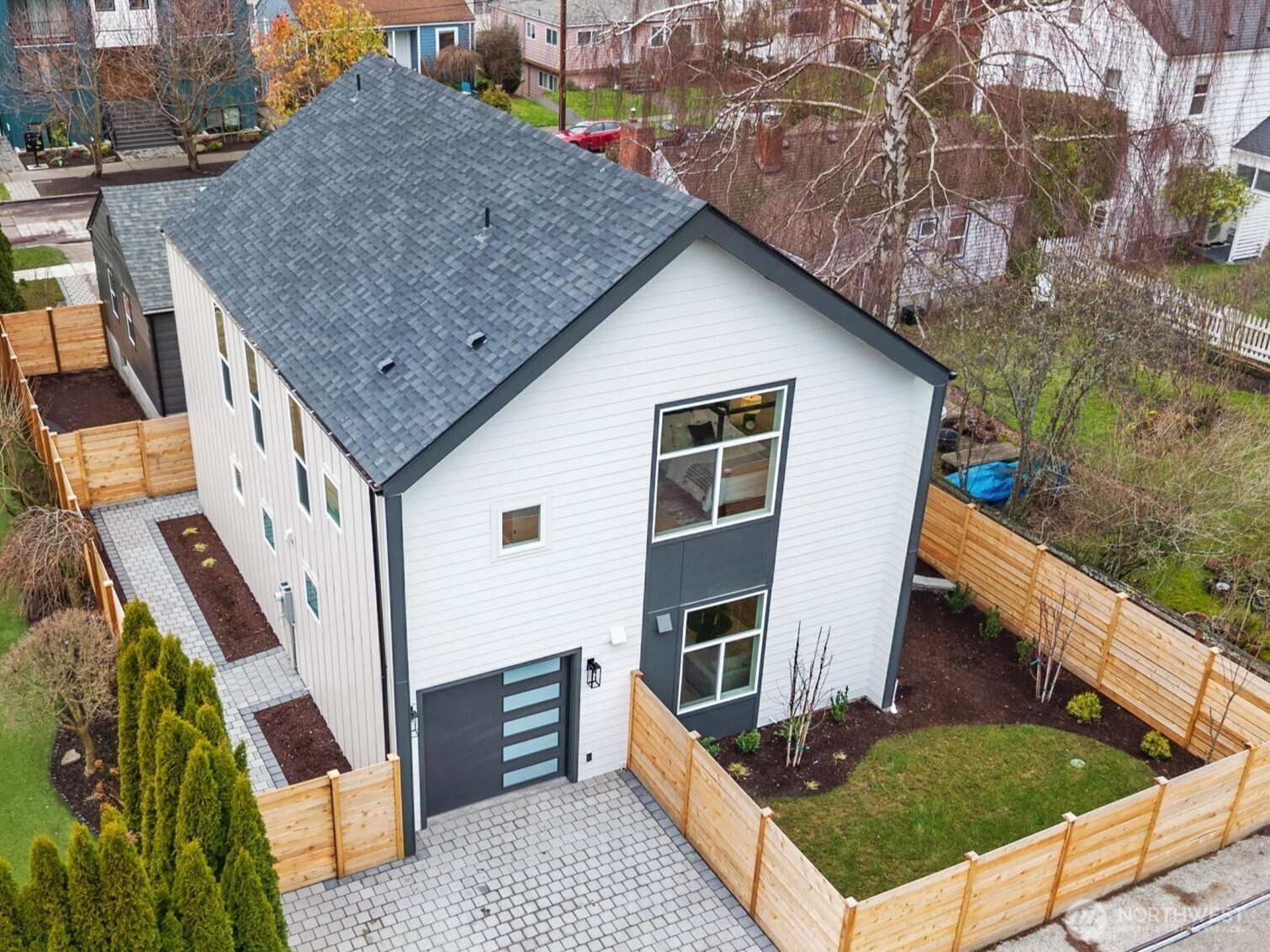 3436 33rd Avenue W, Seattle, WA 98199