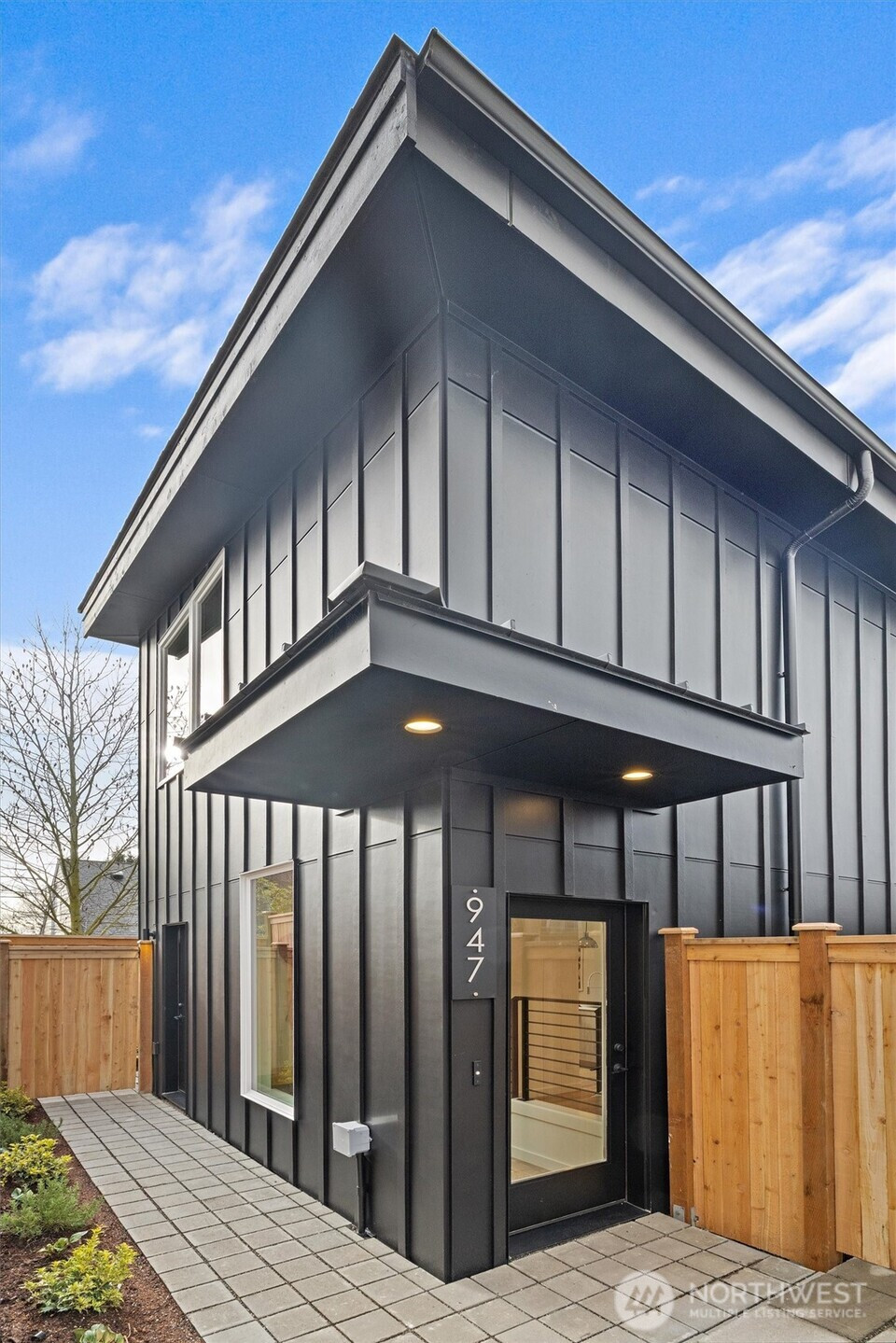 947 NW 61st Street NW, Seattle, WA 98107