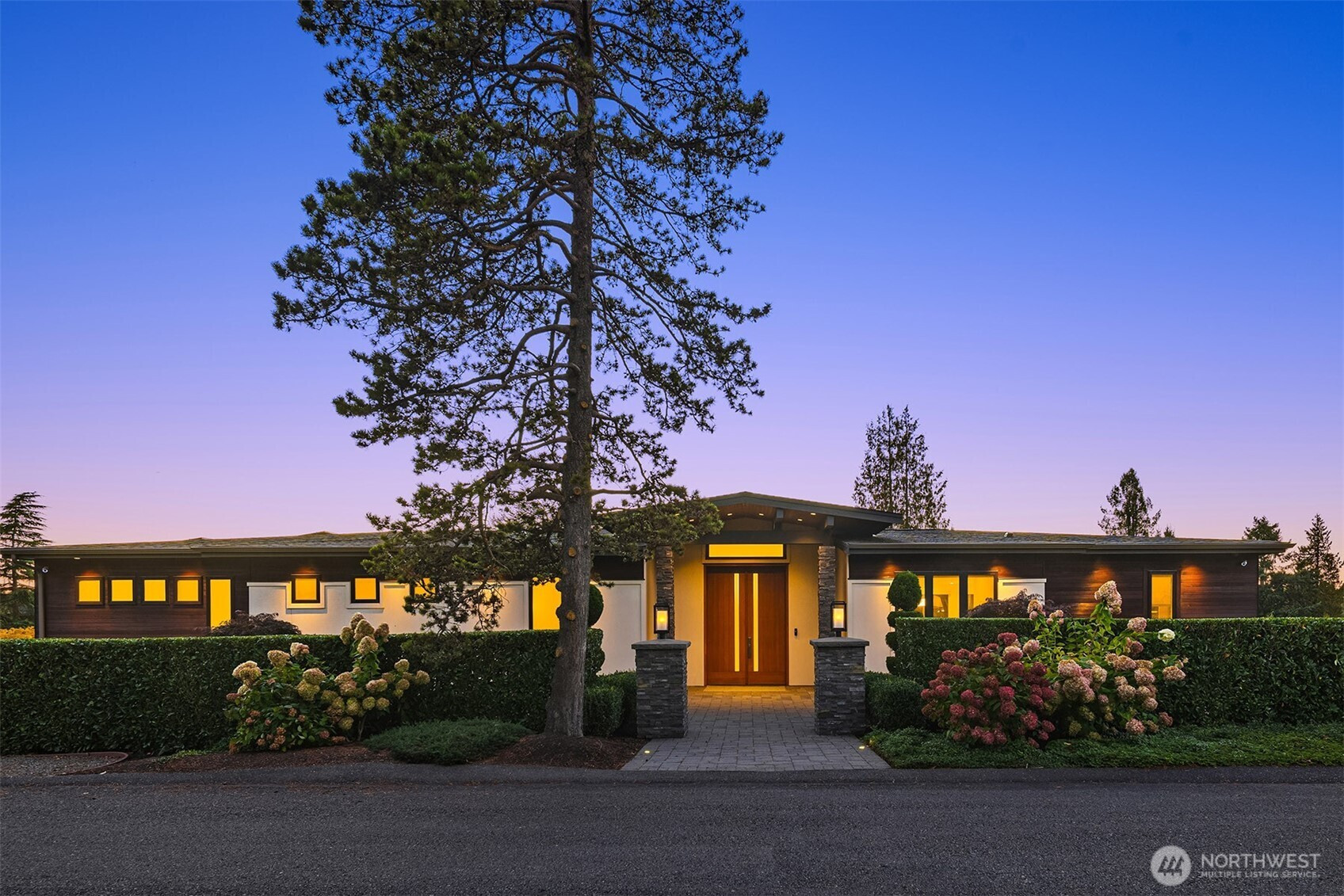 8926 NE 36th Street, Yarrow Point, WA 98004