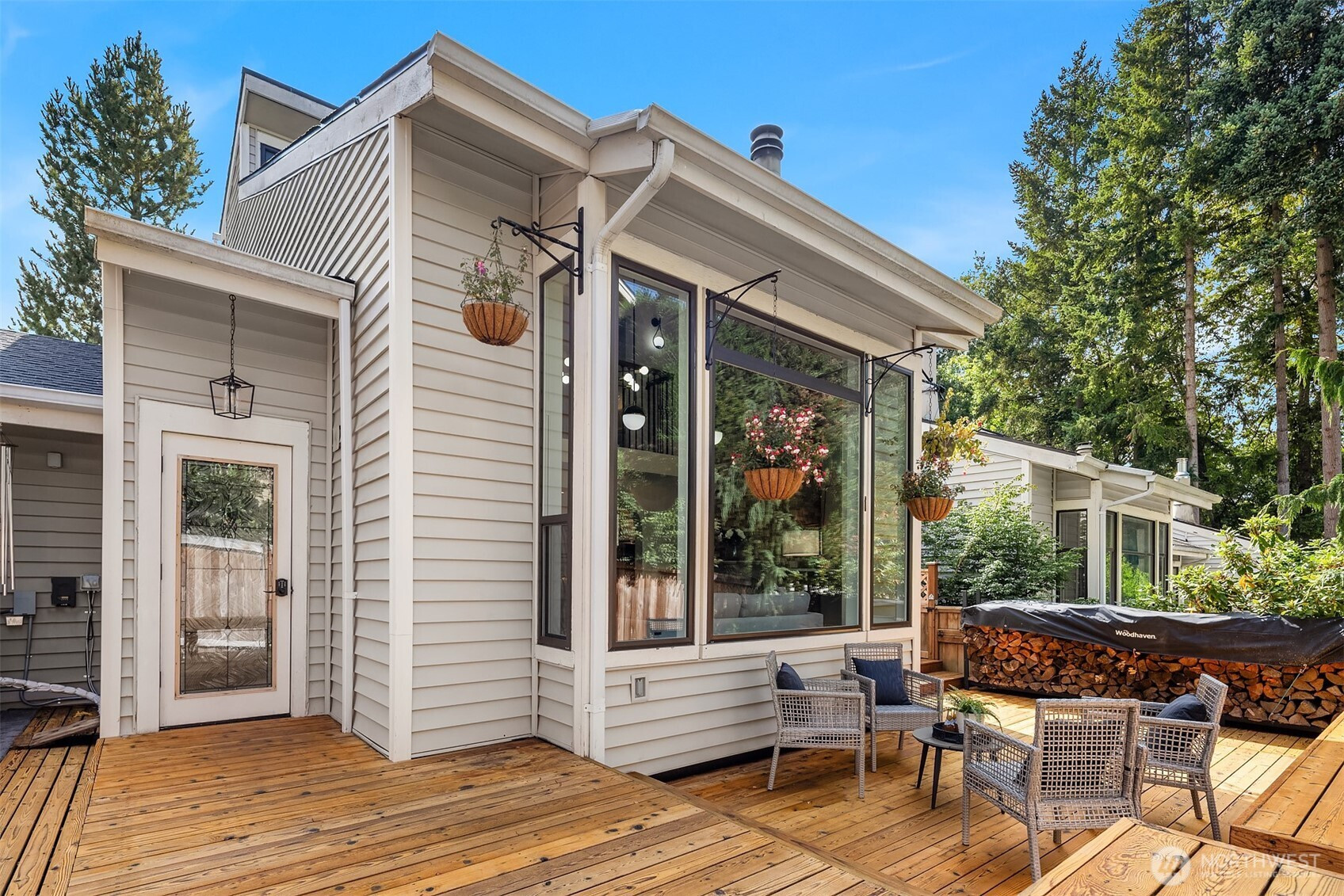 1400 Bellevue Way SE, Bellevue, WA 98004