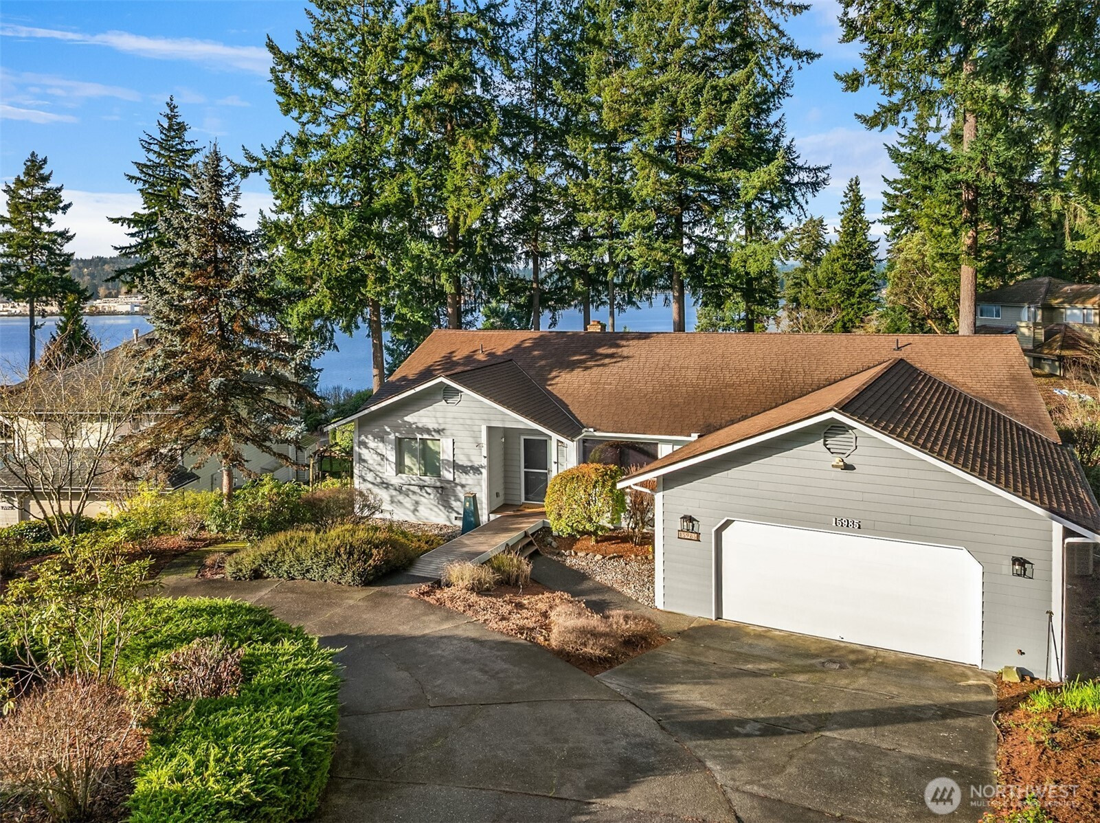 15985 Lindsey Lane NE, Poulsbo, WA 98370