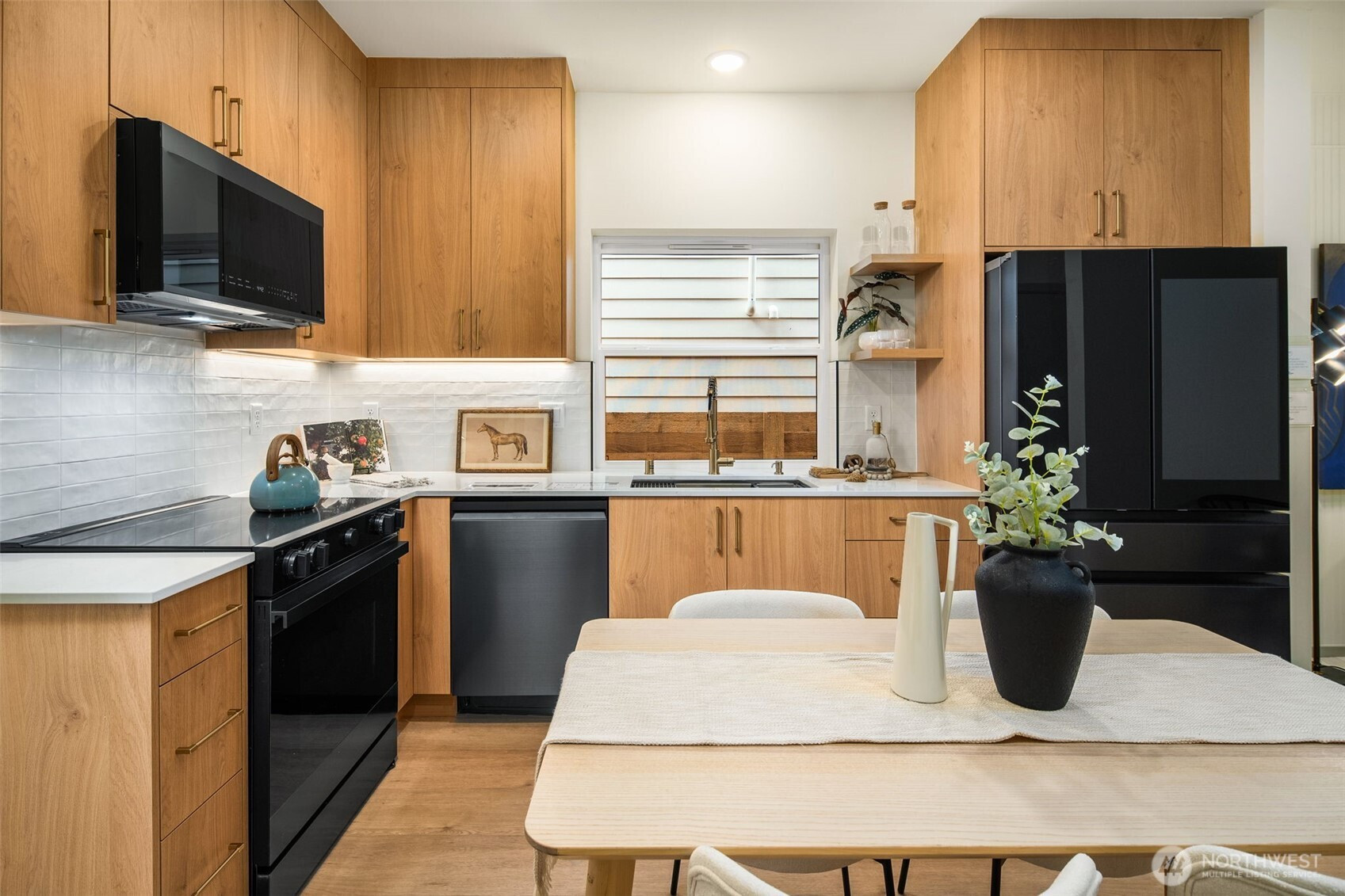 106 B N 80th, Seattle, WA 98103