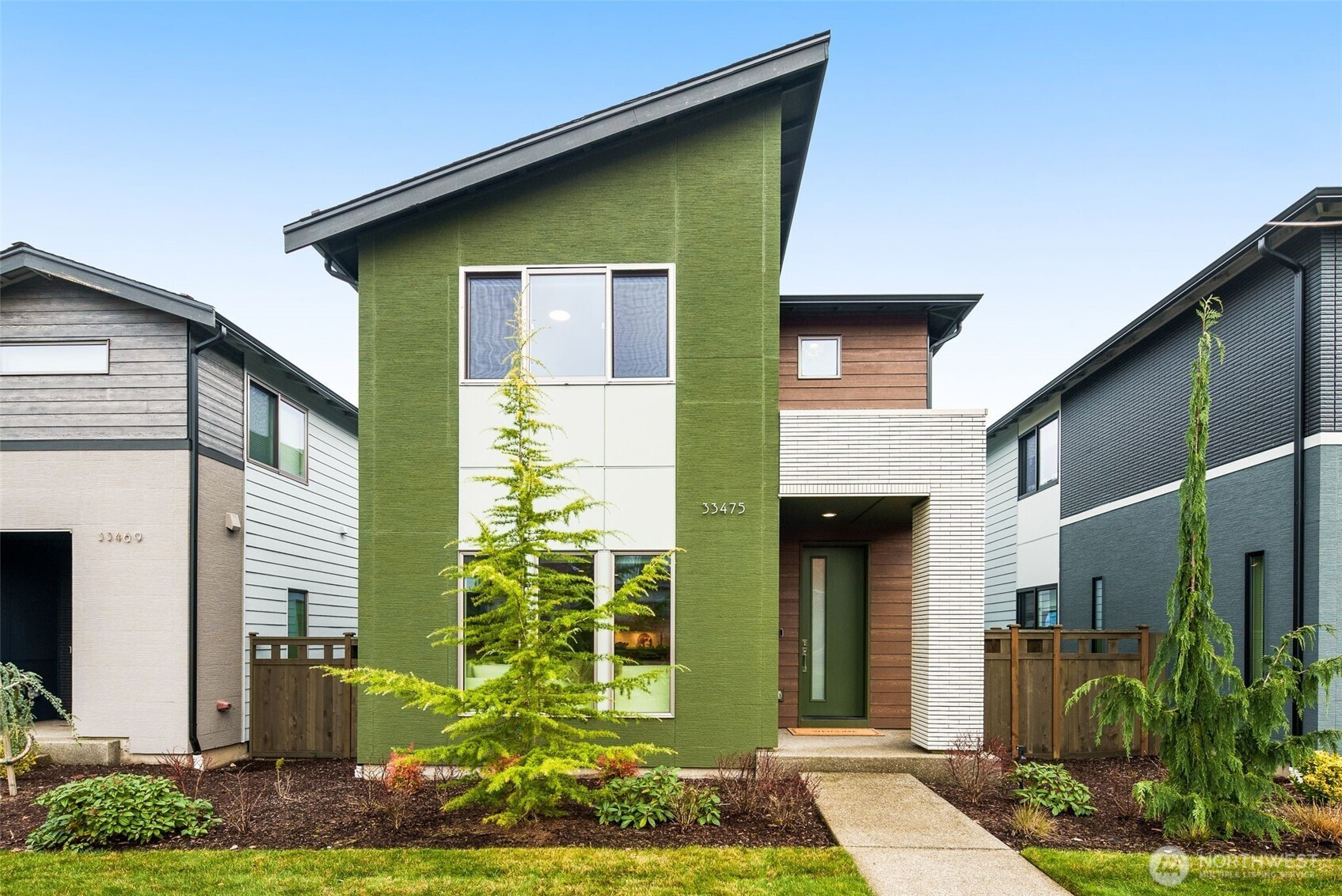 33475 Three Lakes Lane, Black Diamond, WA 98010