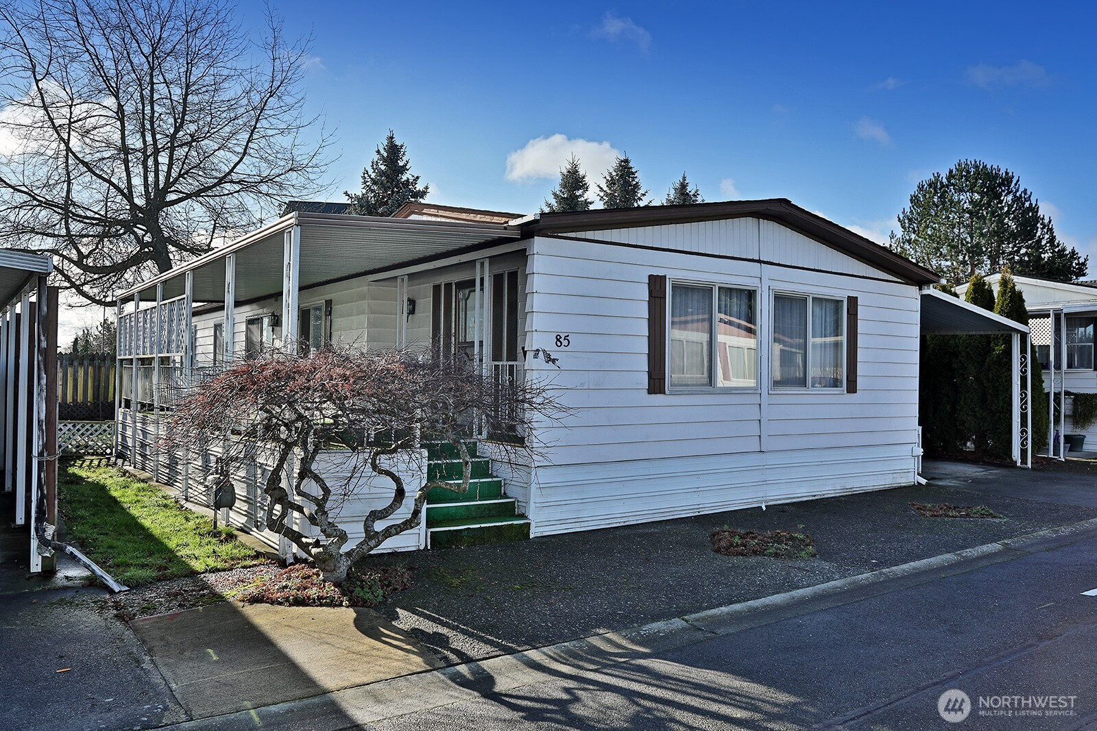 225 NE Ernst Street, Oak Harbor, WA 98277