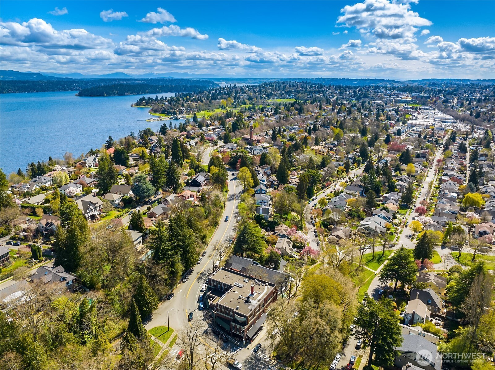 2809 1/2 Mount Rainier Drive S, Seattle, WA 98144