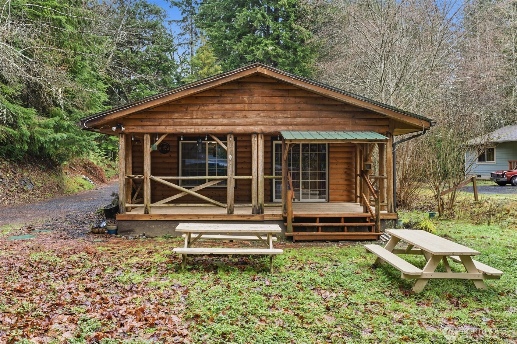 101 N Duckabush Drive N, Hoodsport, WA 98548