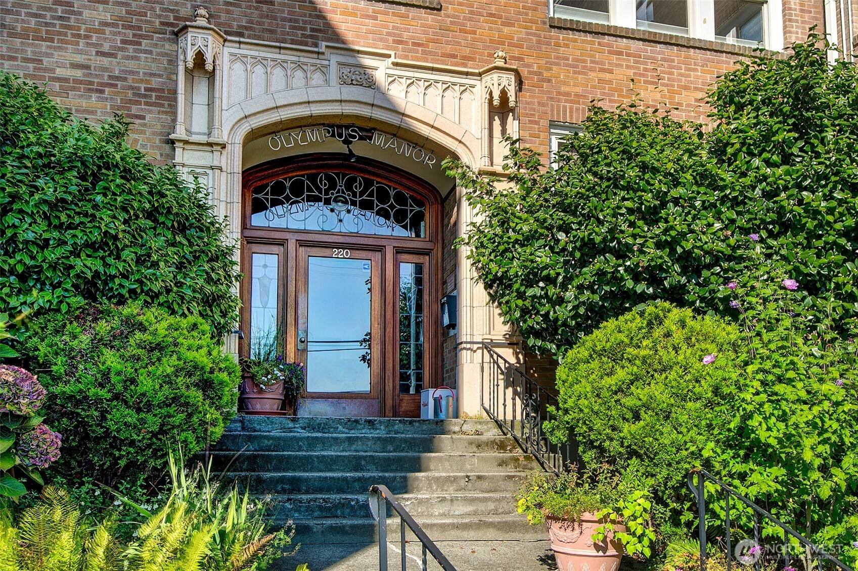 220 W Olympic Place, Seattle, WA 98119