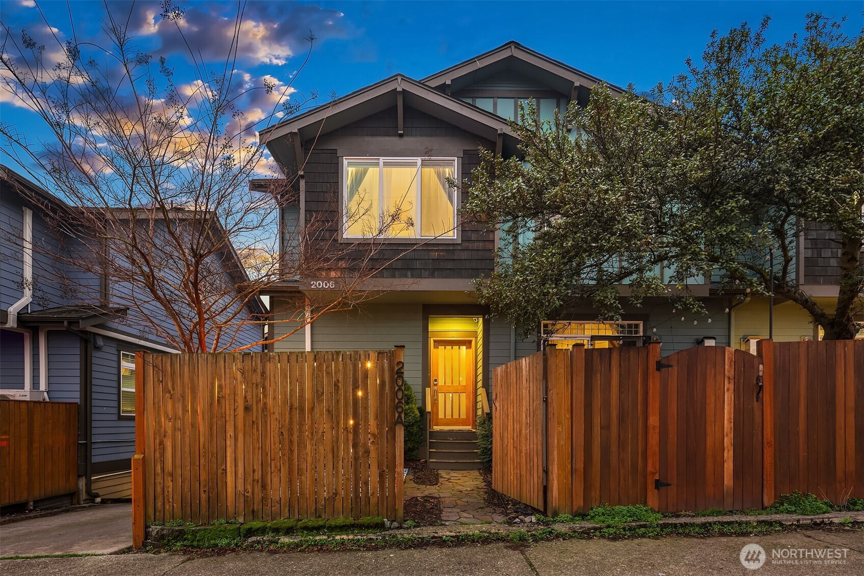 2006 Yale Avenue E, Seattle, WA 98102