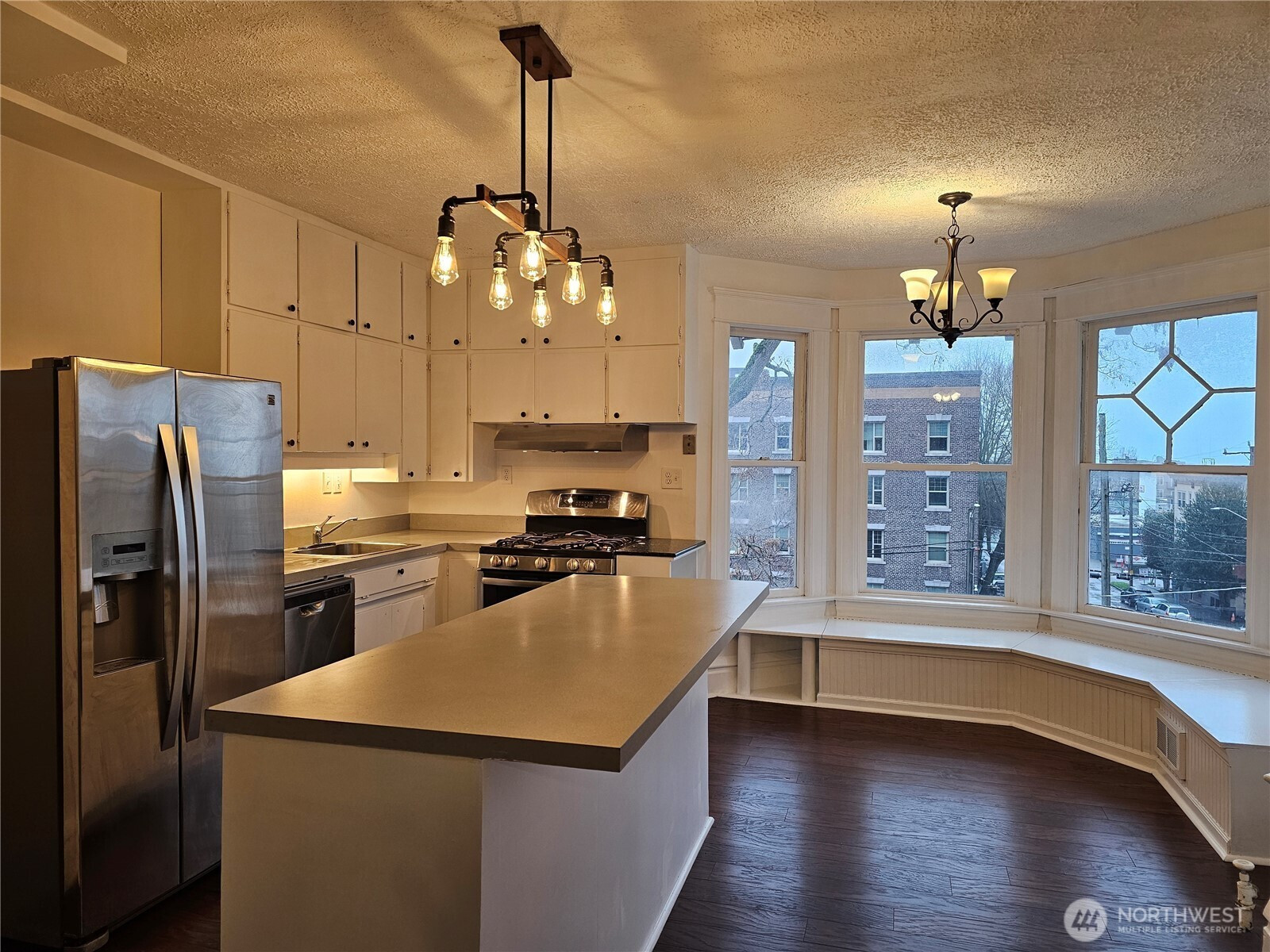 714 1st Avenue W, Seattle, WA 98119