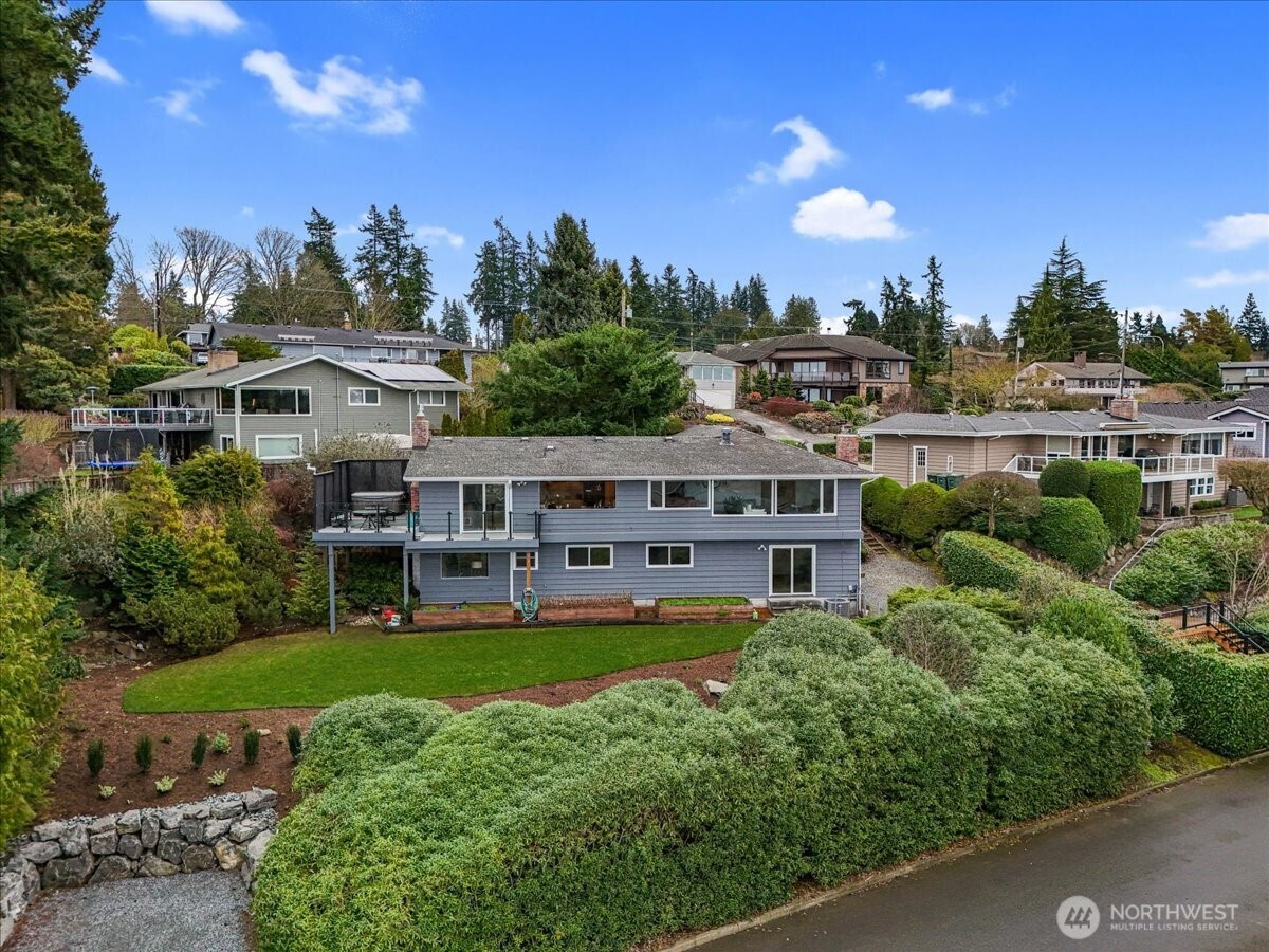 1128 Sea Vista Place, Edmonds, WA 98020