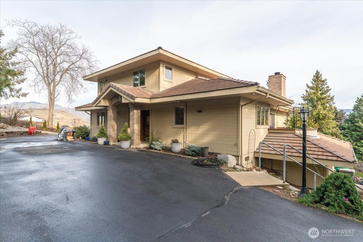 652 Meadows Drive, Wenatchee, WA 98801