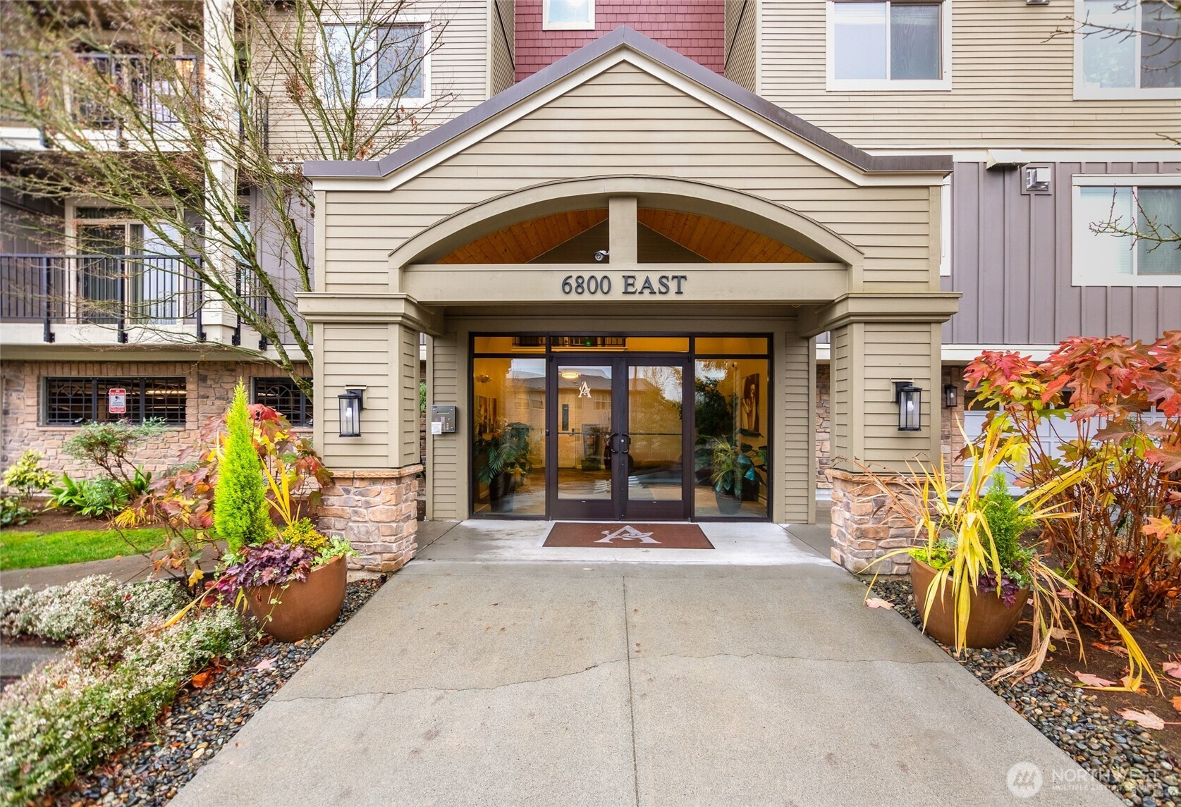 6800 132nd Place SE, Newcastle, WA 98059