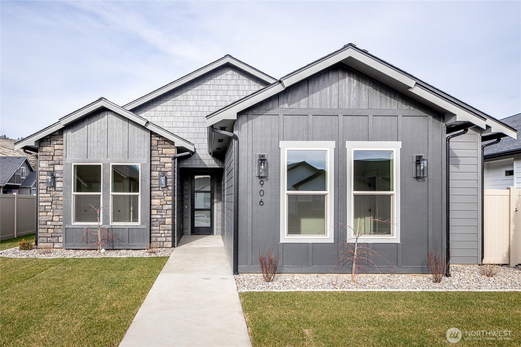 906 Racine Springs Drive, Wenatchee, WA 98801