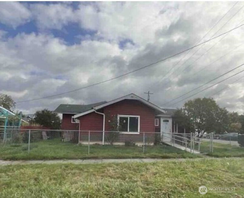 504 S 5th Avenue, Kelso, WA 98626