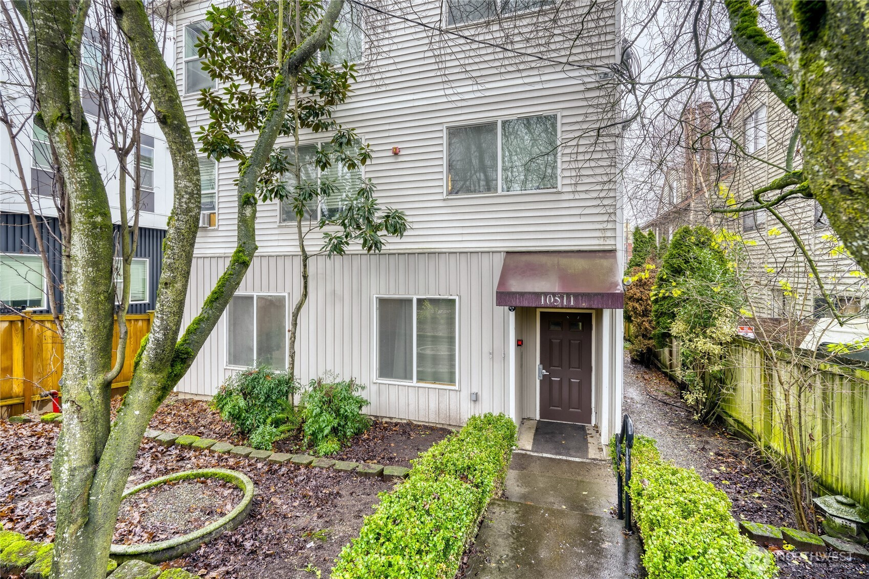 10511 Midvale Avenue N, Seattle, WA 98133