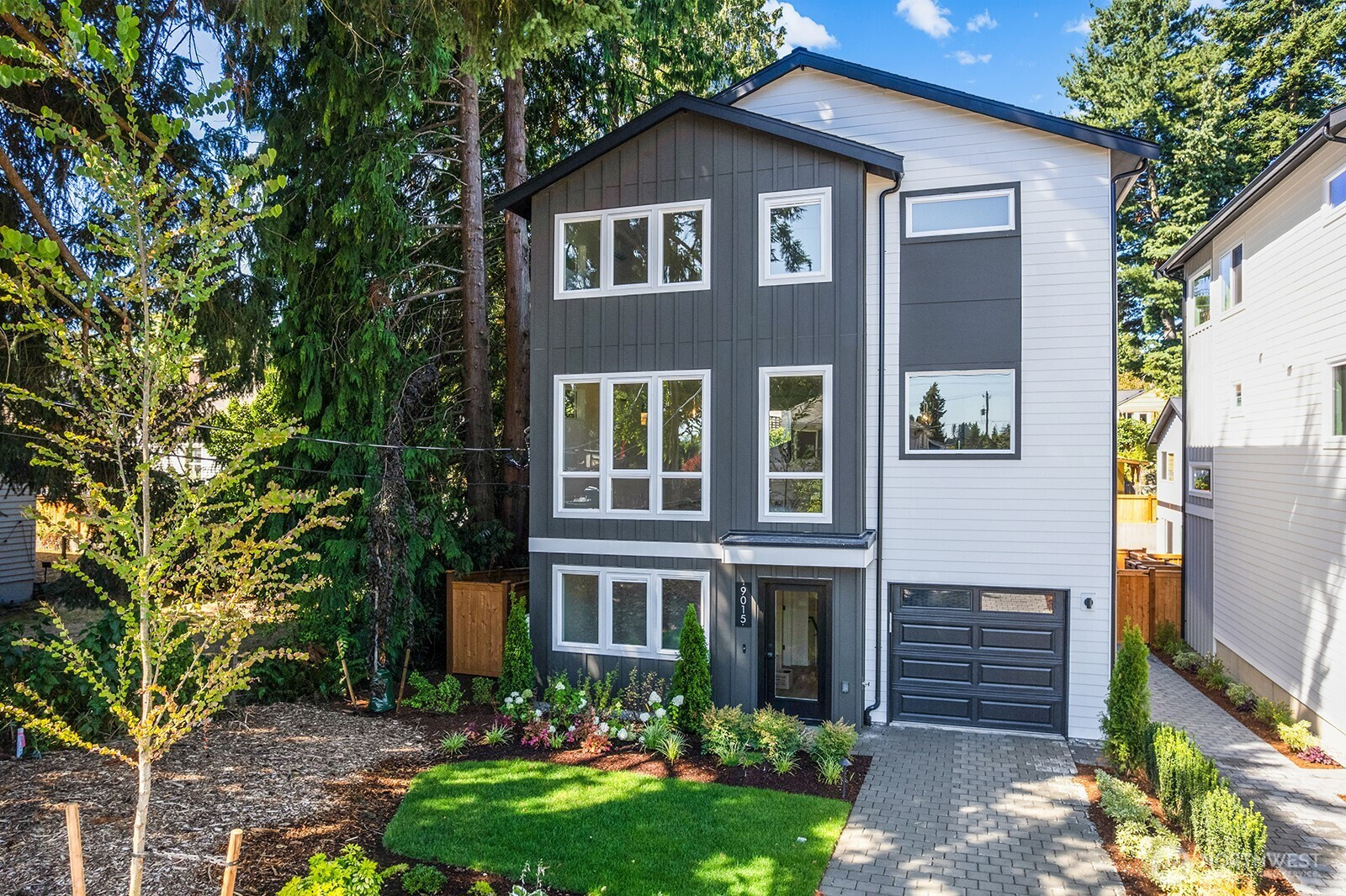 9015 Dibble Avenue NW, Seattle, WA 98117