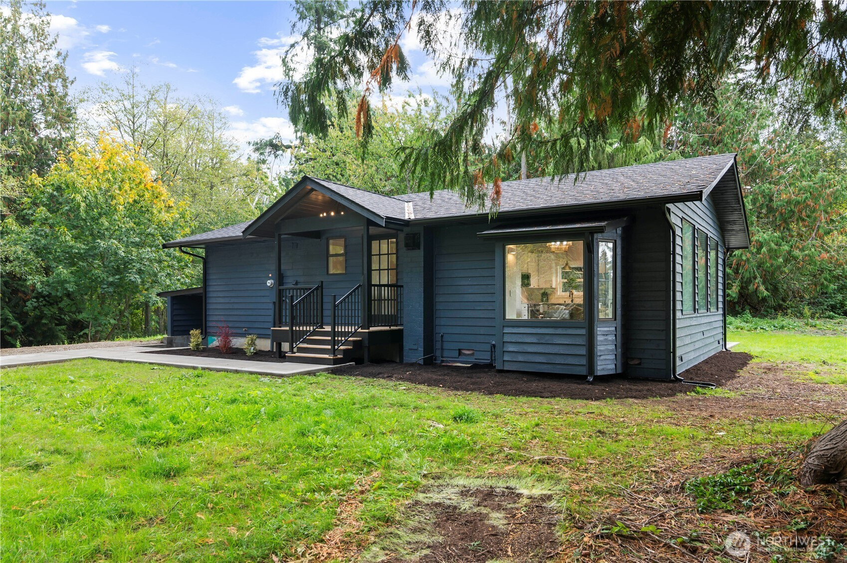 940 Hoppy Trail Way, Camano Island, WA 98282