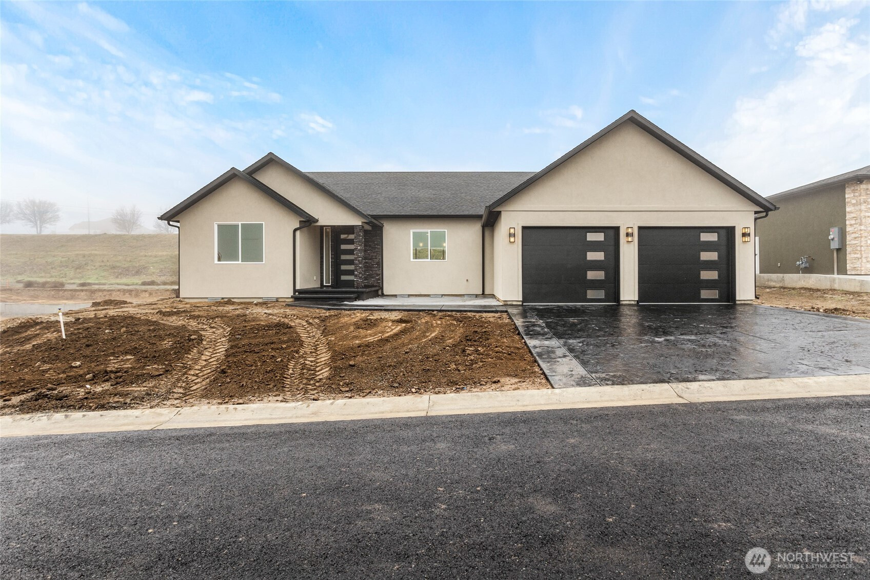 114 Vineyard View Lane, Yakima, WA 98901