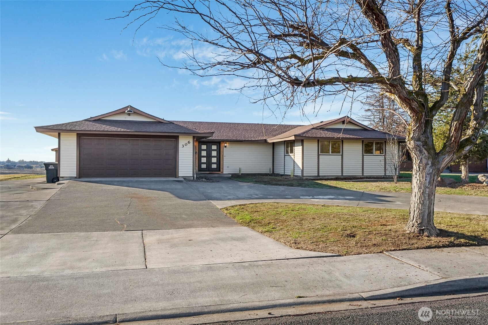 306 N Crestview Drive, Moses Lake, WA 98837