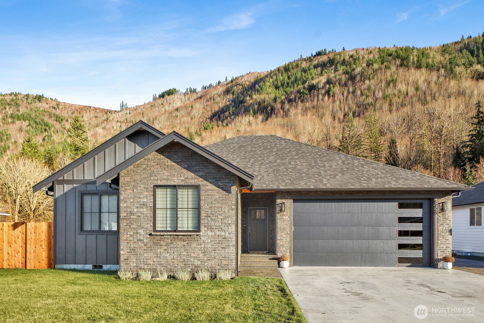 8228 Gold Run Drive, Maple Falls, WA 98266