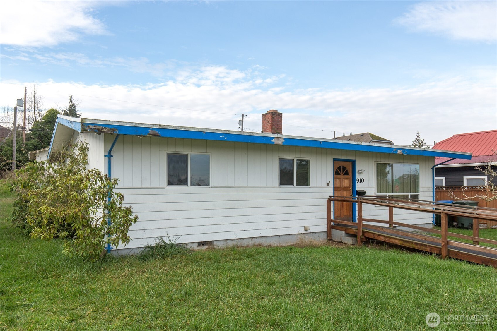 910 E 7th Street, Port Angeles, WA 98362