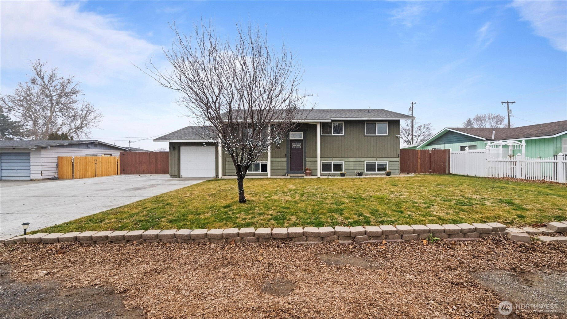 321 S Sheppard Street, Kennewick, WA 99336