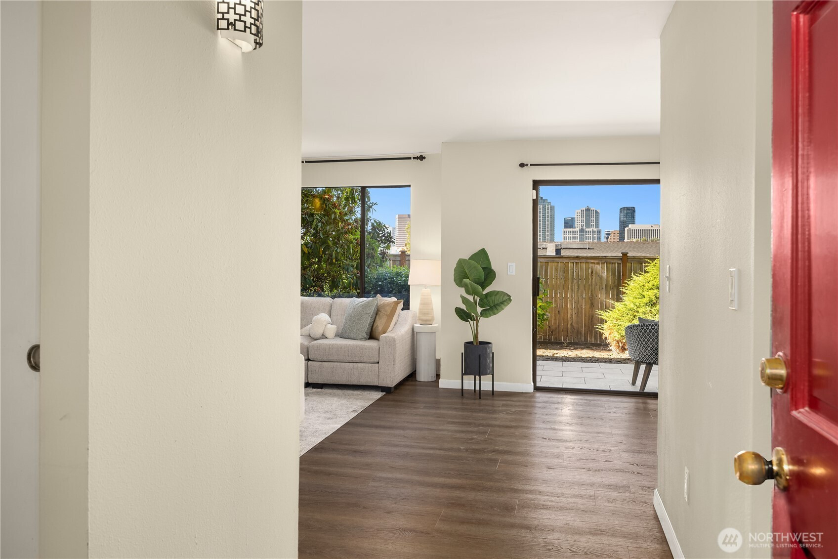 717 122nd Avenue NE, Bellevue, WA 98005