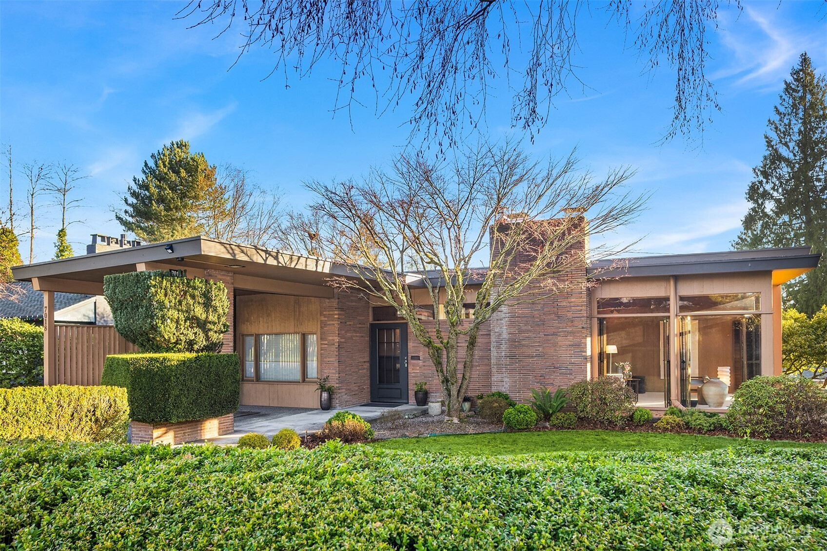 7018 32nd Avenue NE, Seattle, WA 98115