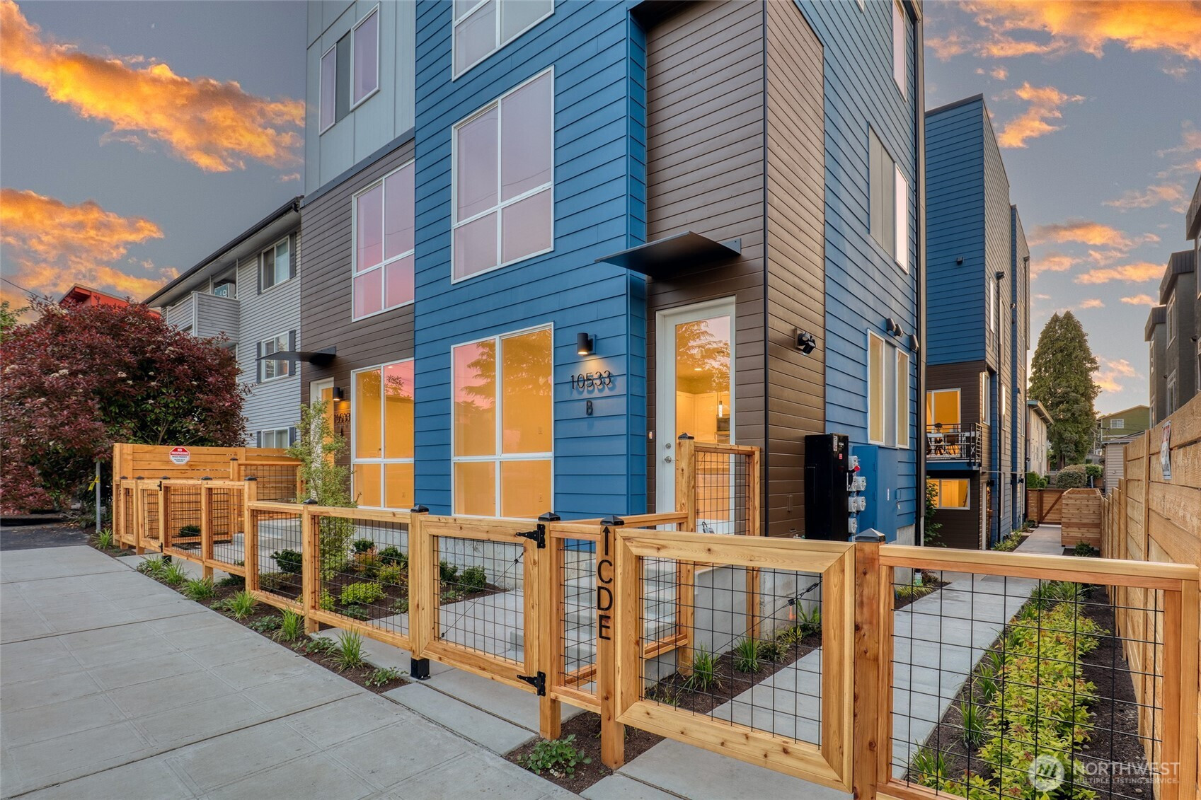 10533 STONE Avenue N, Seattle, WA 98133